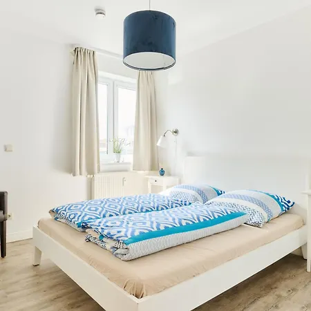 Bootsteg Moba-travel * Priwall