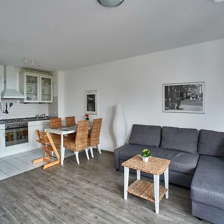 Bootsteg Moba-travel * Priwall